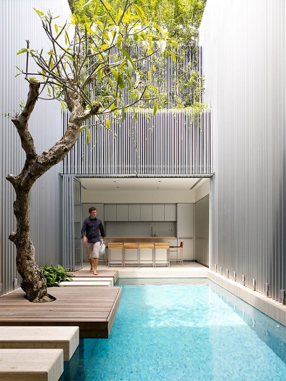 [تصویر:  Amazing-Courtyard-design-with-swimming-pool-582x775.jpg]