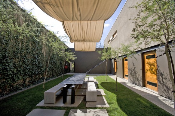 [تصویر:  Gorgeous-Courtyard-design-defines-spaces-582x388.jpg]