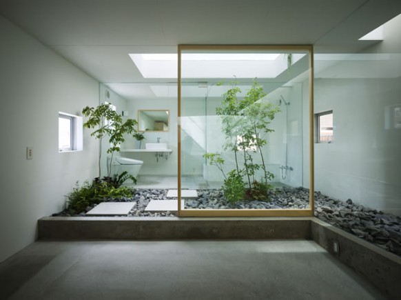 [تصویر:  Modern-indoor-courtyard-design-582x435.jpg]