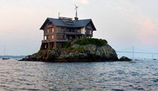 Clingstone House: A Home On an Island!