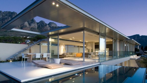 House with stunning views in Cape Town, South Africa