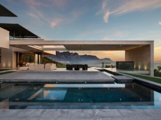 Views of Mountains and the Sea Make This South African Home Truly Stunning