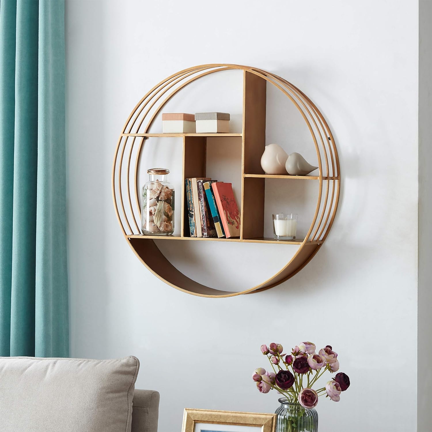 Round wall shelf in gold and wood