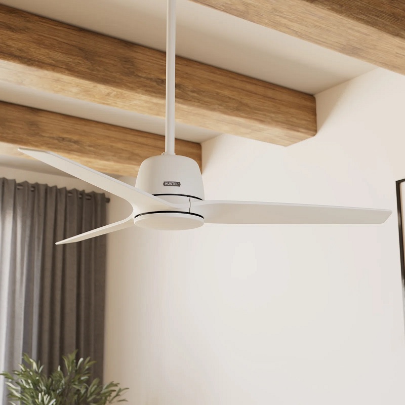 Modern three-blade fan with white finish