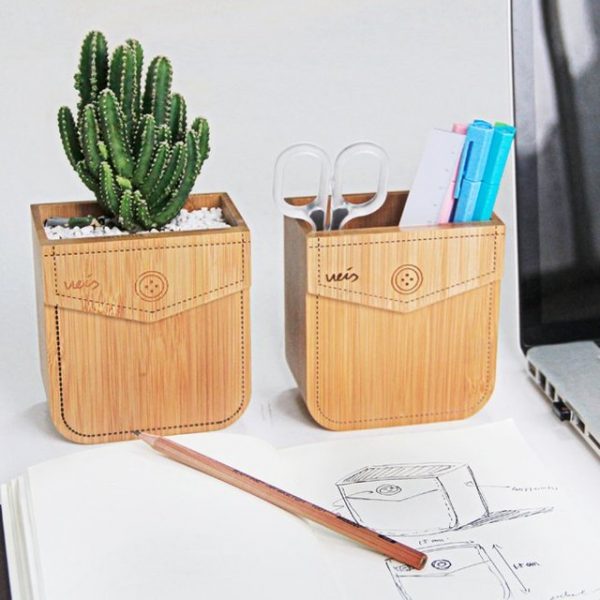 https://www.home-designing.com/wp-content/uploads/2017/01/bamboo-pocket-cool-pen-holders-600x600.jpg