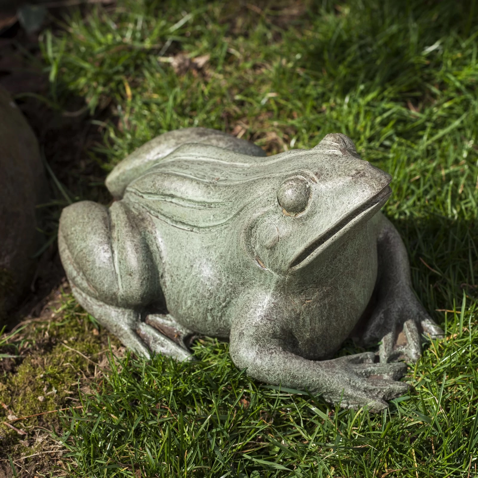 Outdoor frog statue