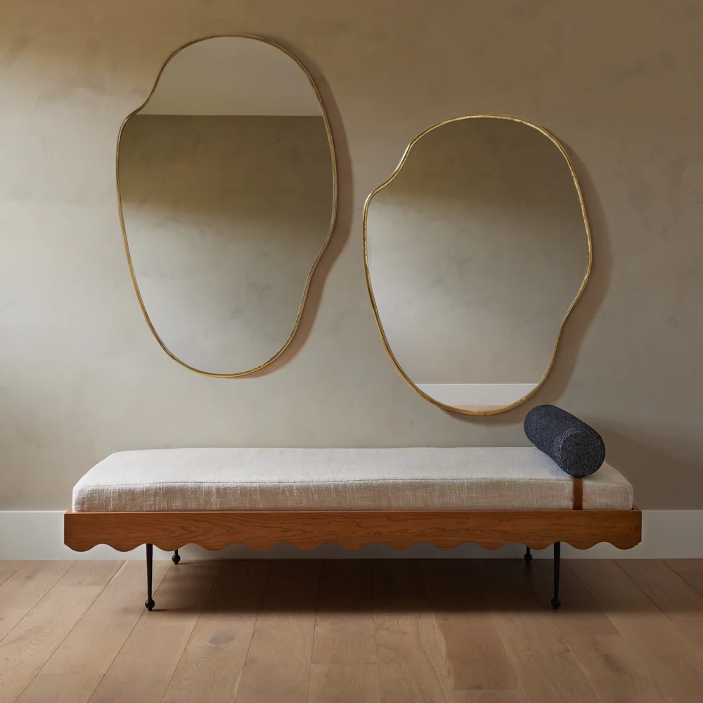 Chaise with wavy wood base