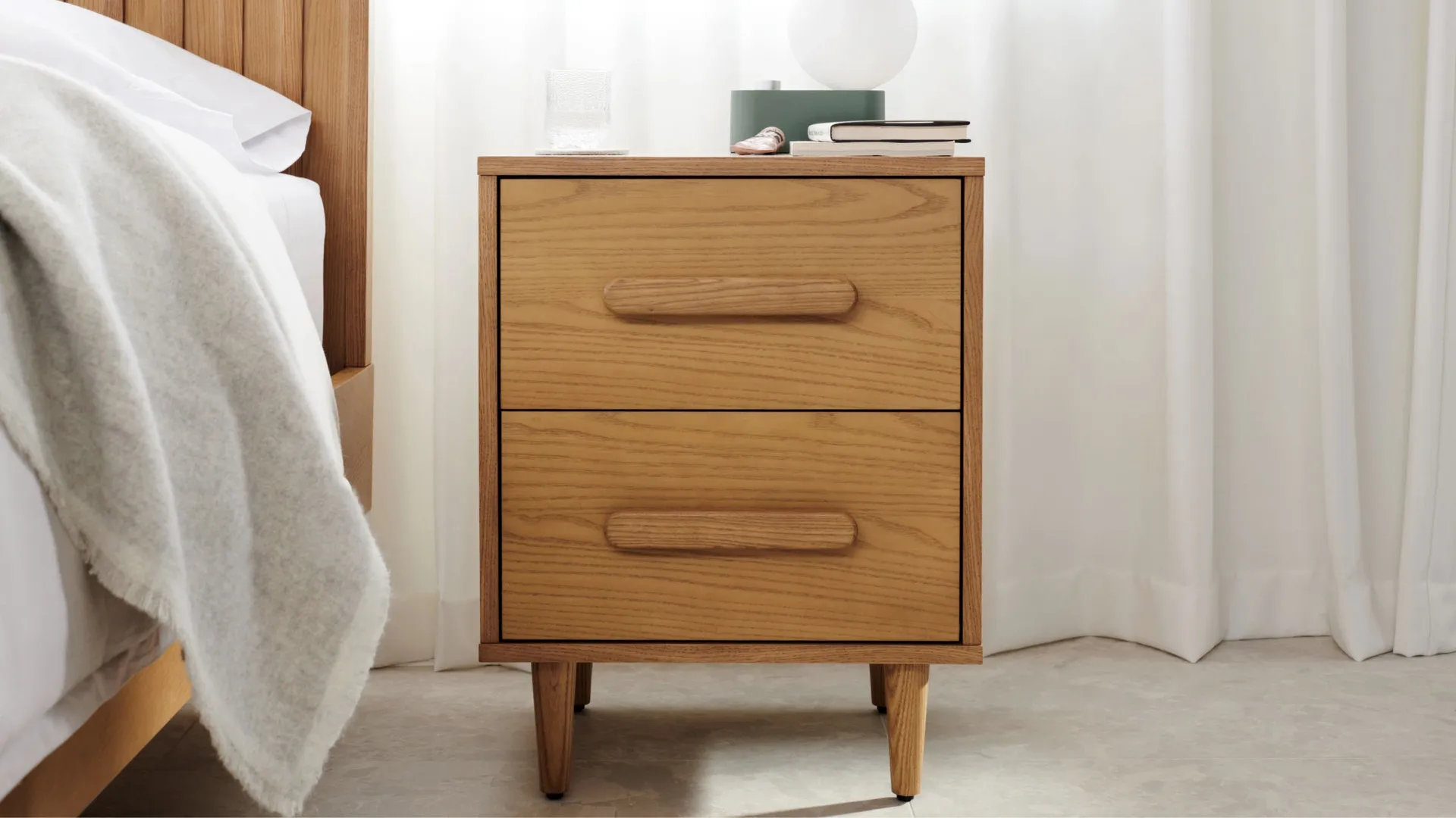 Heist oak bedside table