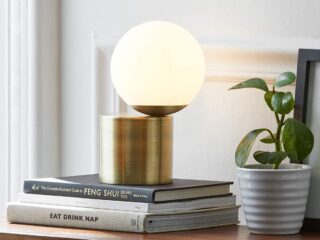 Product Of The Week: A Modern Minimal Desk Lamp