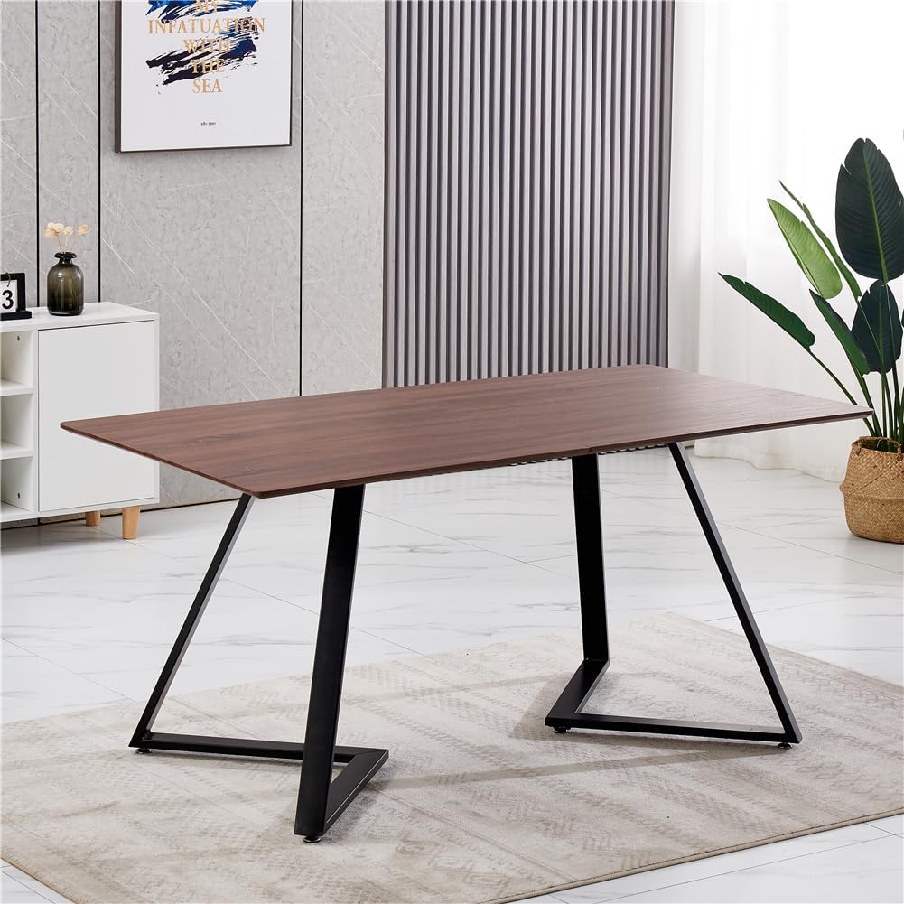 Dining table with angular metal legs