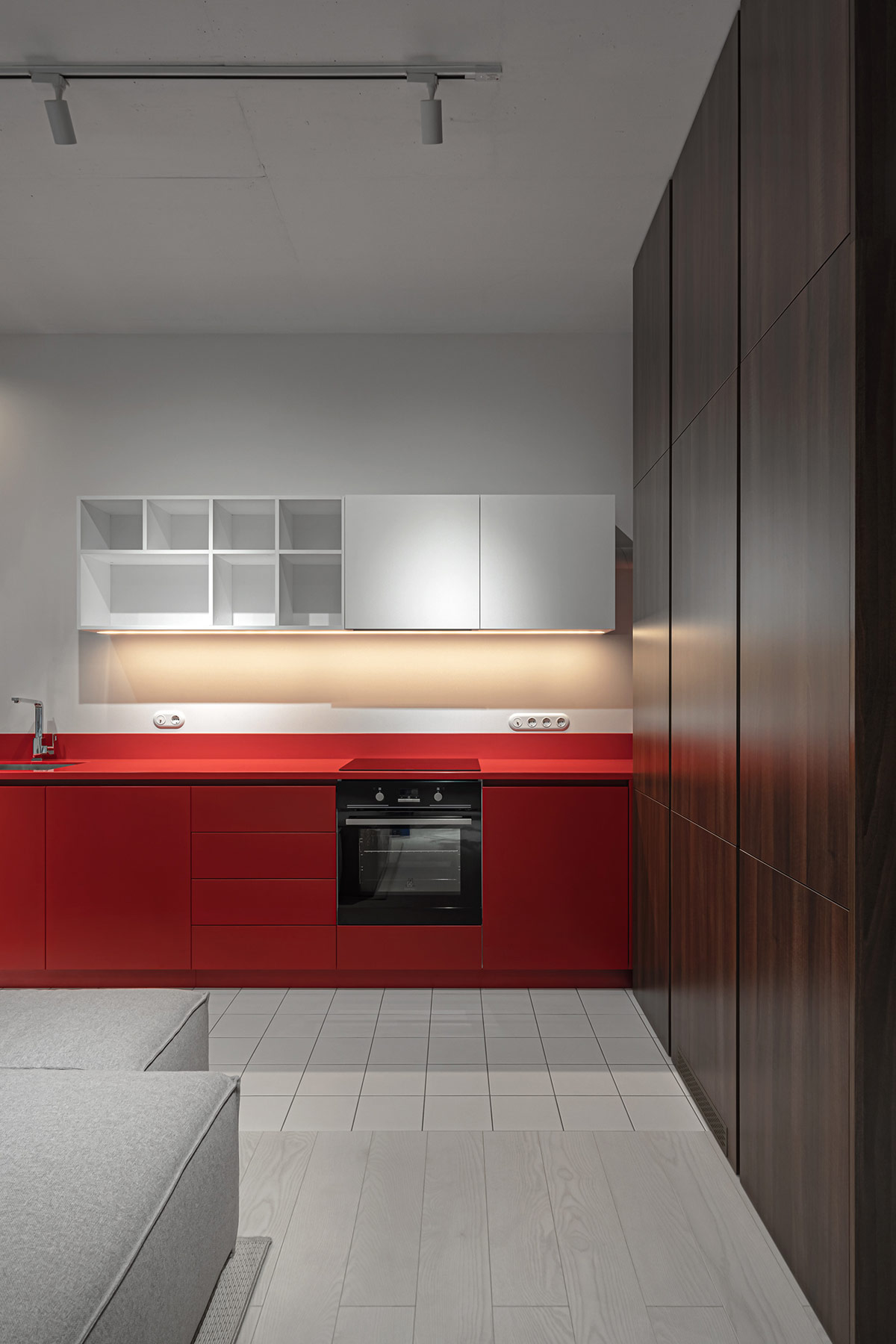 https://www.home-designing.com/wp-content/uploads/2021/01/small-red-kitchen.jpg
