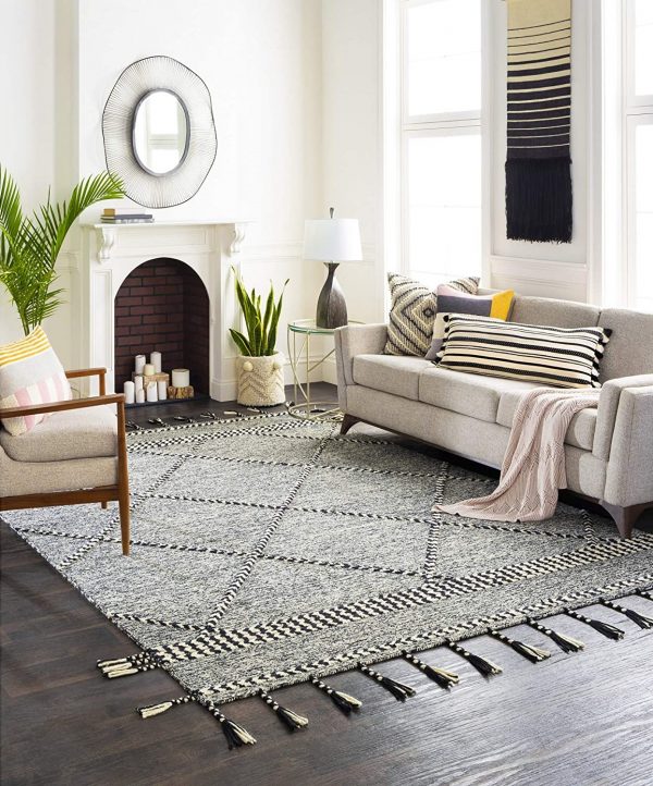 6 Carpet Trends that Prove This Flooring Material Is Better Than Ever |  Modern green living room, Home depot carpet, Family room design
