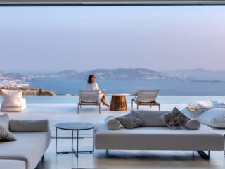 A Luxurious Dream Home Overlooking the Sea in Mykonos