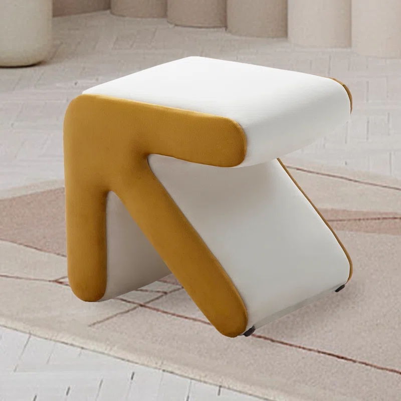 Arrow shaped entryway stool