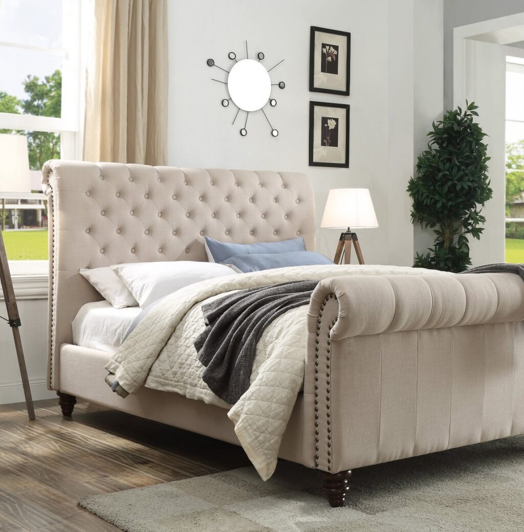 Beautiful Classic Tufted Sleigh Bed With Rolled Headboard And Footboard