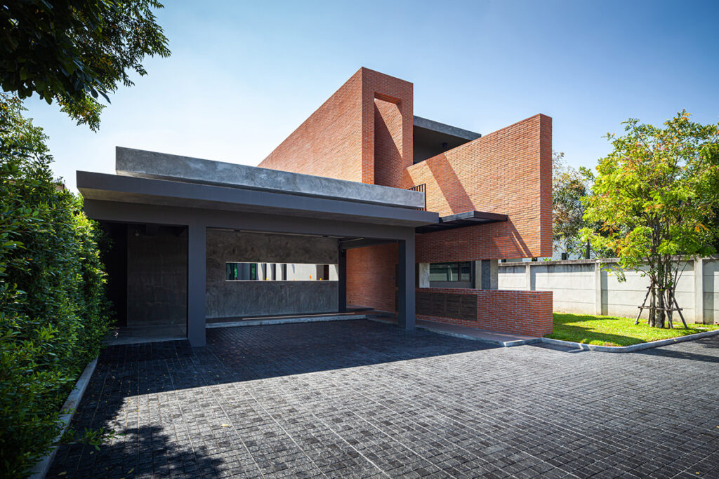 Contemporary Red Brick House Interior Design Ideas   Contemporary Red Brick House 1024x683 