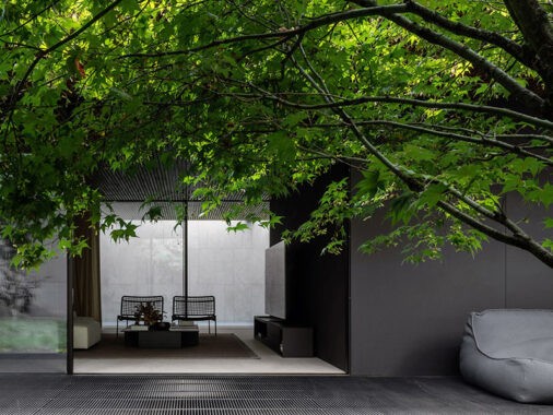 Exploring Restrained Luxury: A Modern House with Garden, Pool, and Minimalist Design [Video]