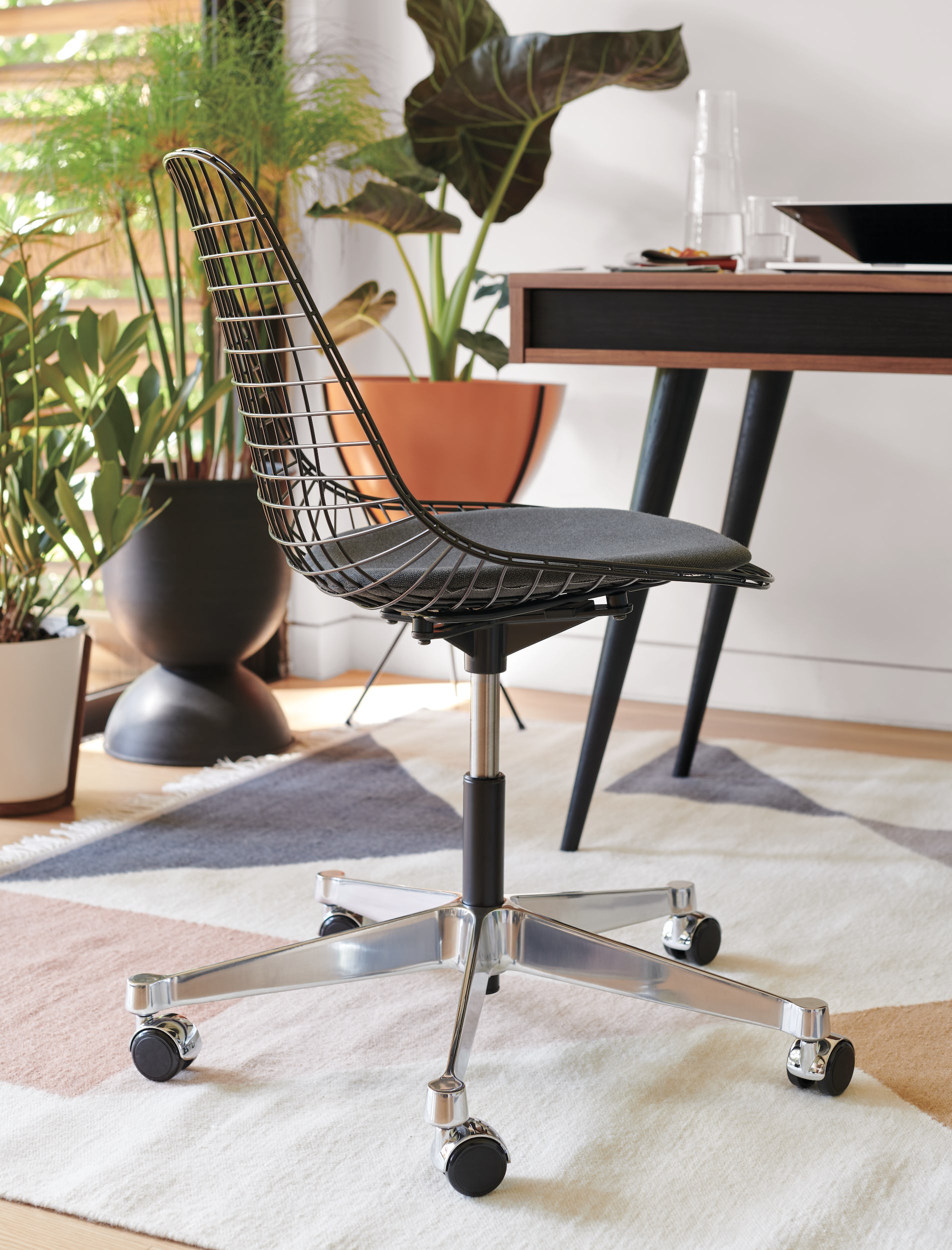 Small Desk Chair With Wheels