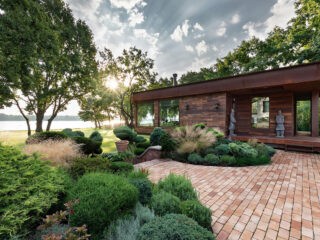 A Cosy And Calming Chalet By A River In Ukraine