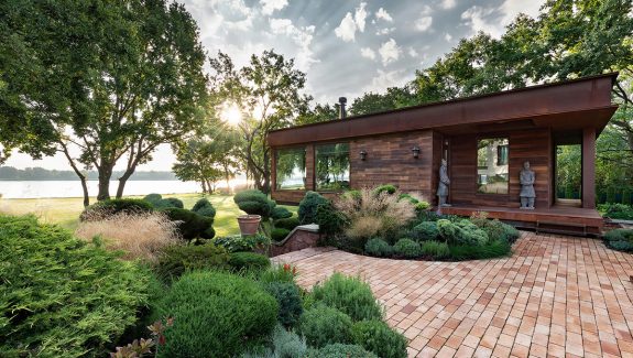 A Cosy And Calming Chalet By A River In Ukraine