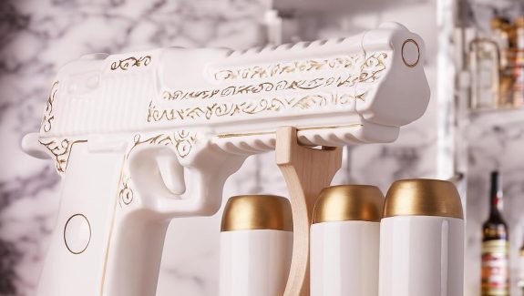 Product Of The Week: Pistol Shaped Decanter Set