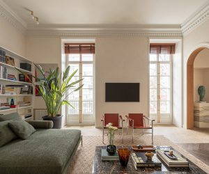 vintage classica apartment with high ceilings 14