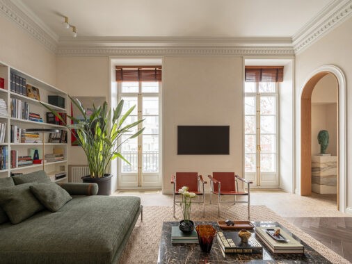 A Classical Kyiv Apartment With High Ceilings