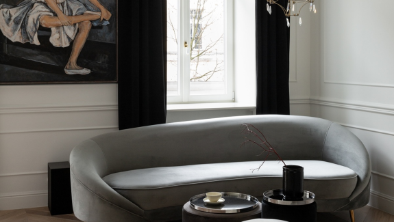 Parisian Elegance in Warsaw: A Luxe Apartment Tour Blending French and Modern Design