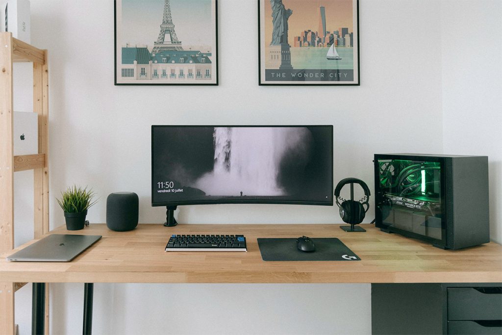 minimalist and inviting gaming setup 1