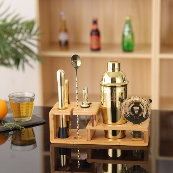 Cocktail shaker set