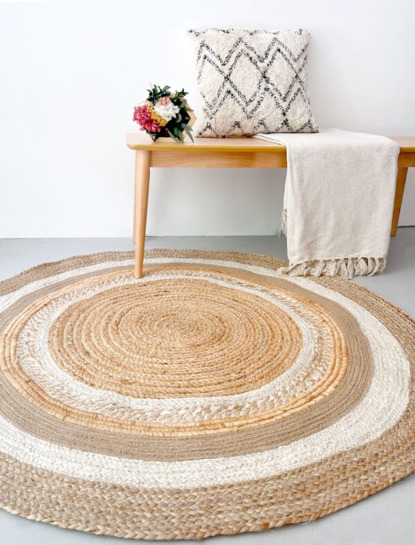 Round area rug