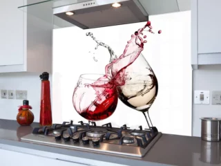 Product of the Week: Kitchen Glass Splashback – Red & White Wine Design