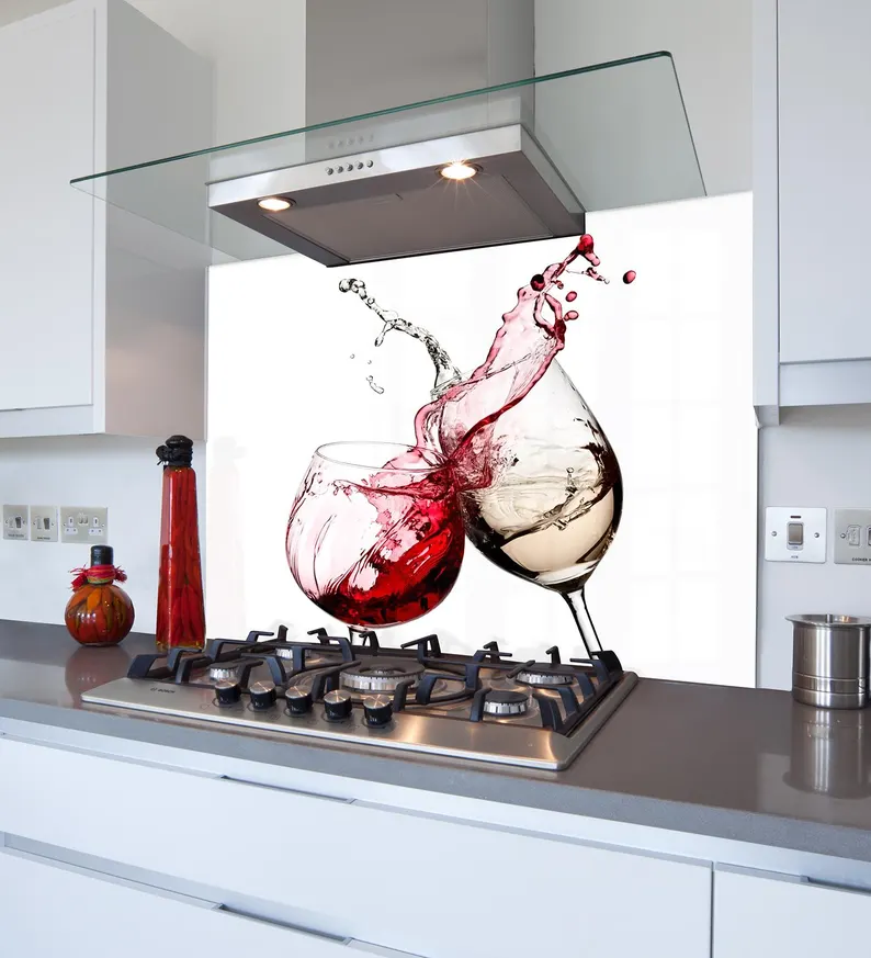 Product of the Week: Kitchen Glass Splashback – Red & White Wine Design